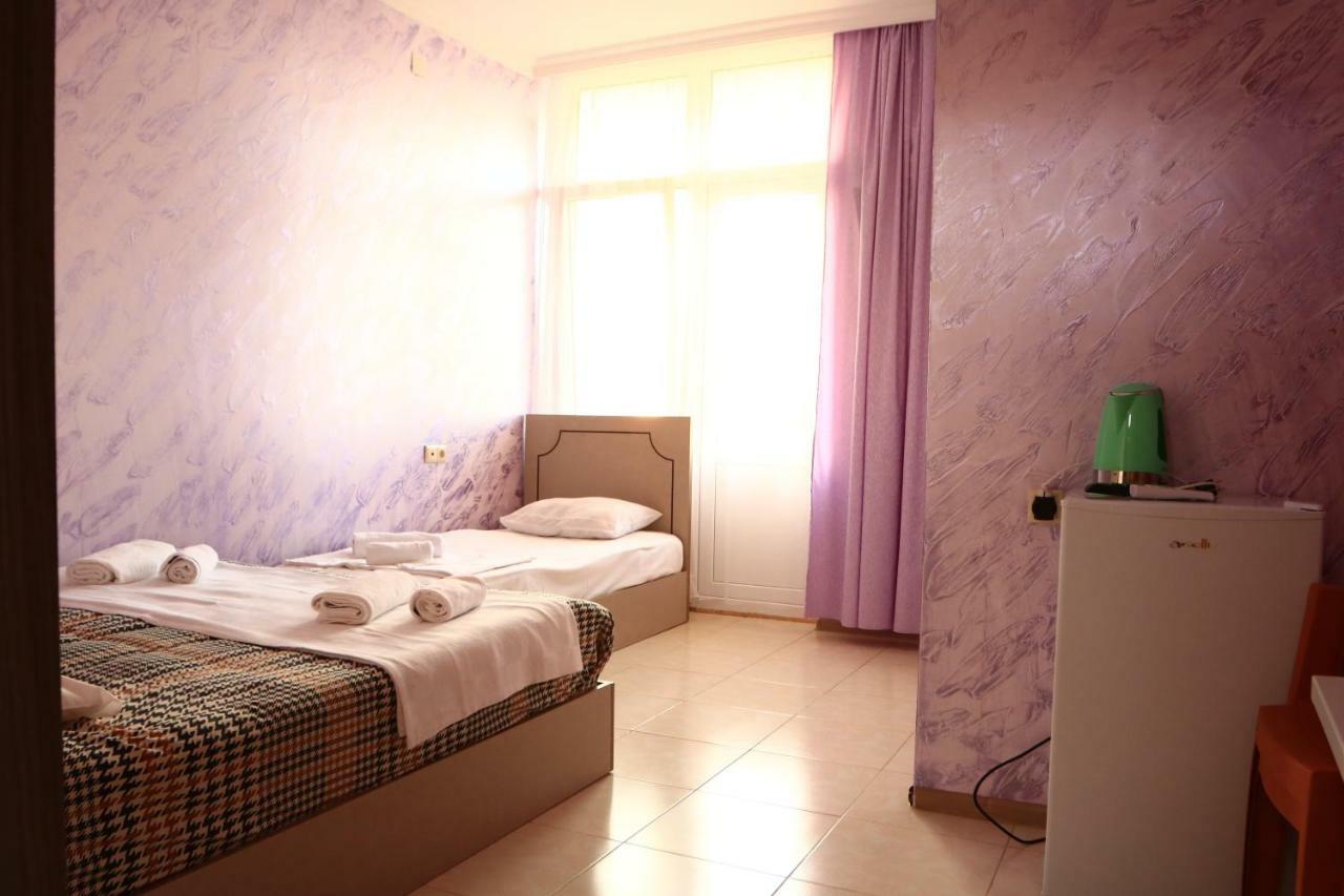Rainbow Rooms Apart Hotel Makhinjauri Exterior foto
